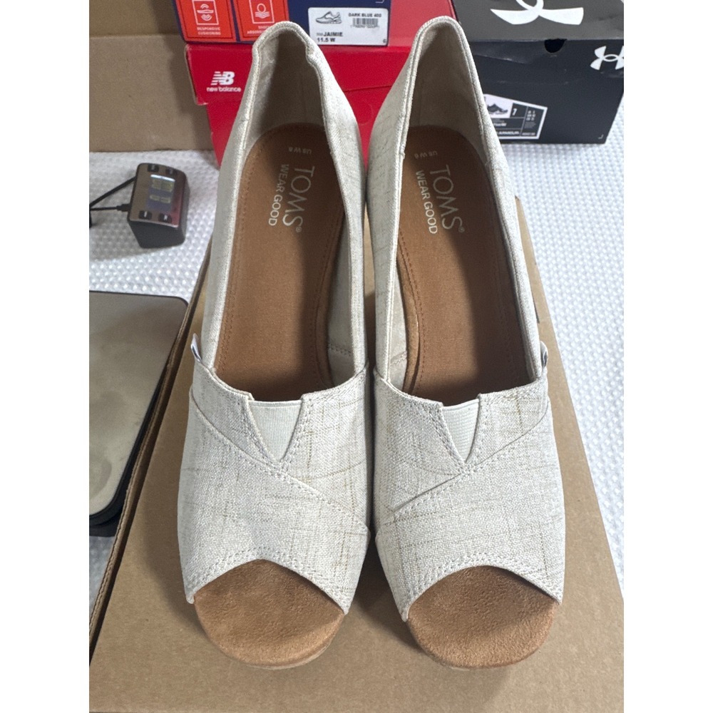 TOMS Classic Wedge Sandals Women 8 Clarissa Oatmeal Linen Cork Peep Toe EUCs